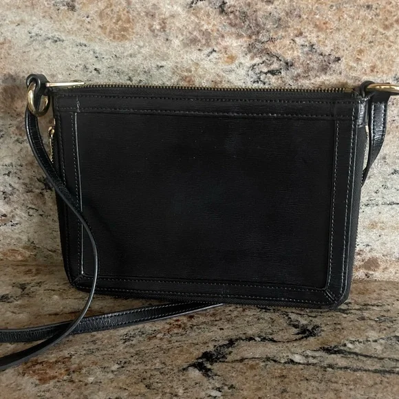 Ralph Lauren genuine leather cross body bag. - Picture 3 of 10